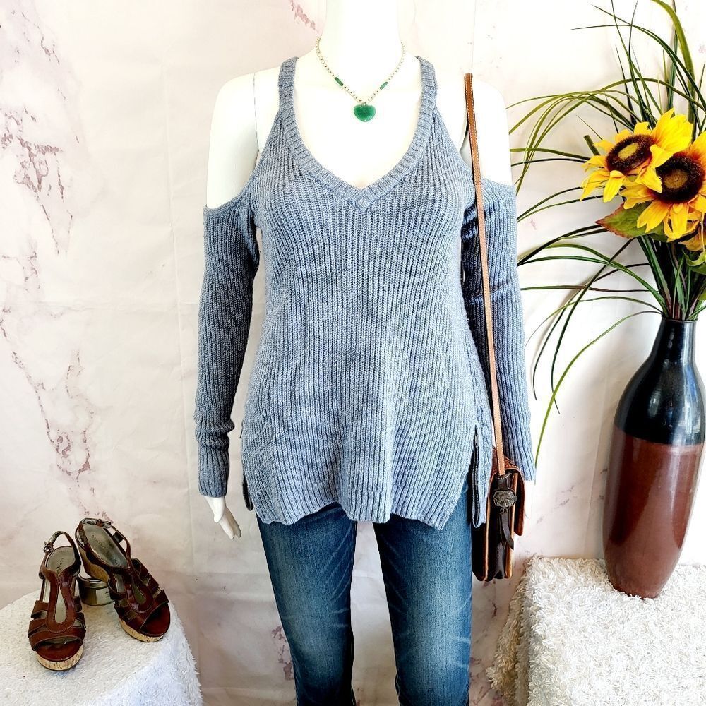 American Eagle Outfitters cold shoulder v neck sweater